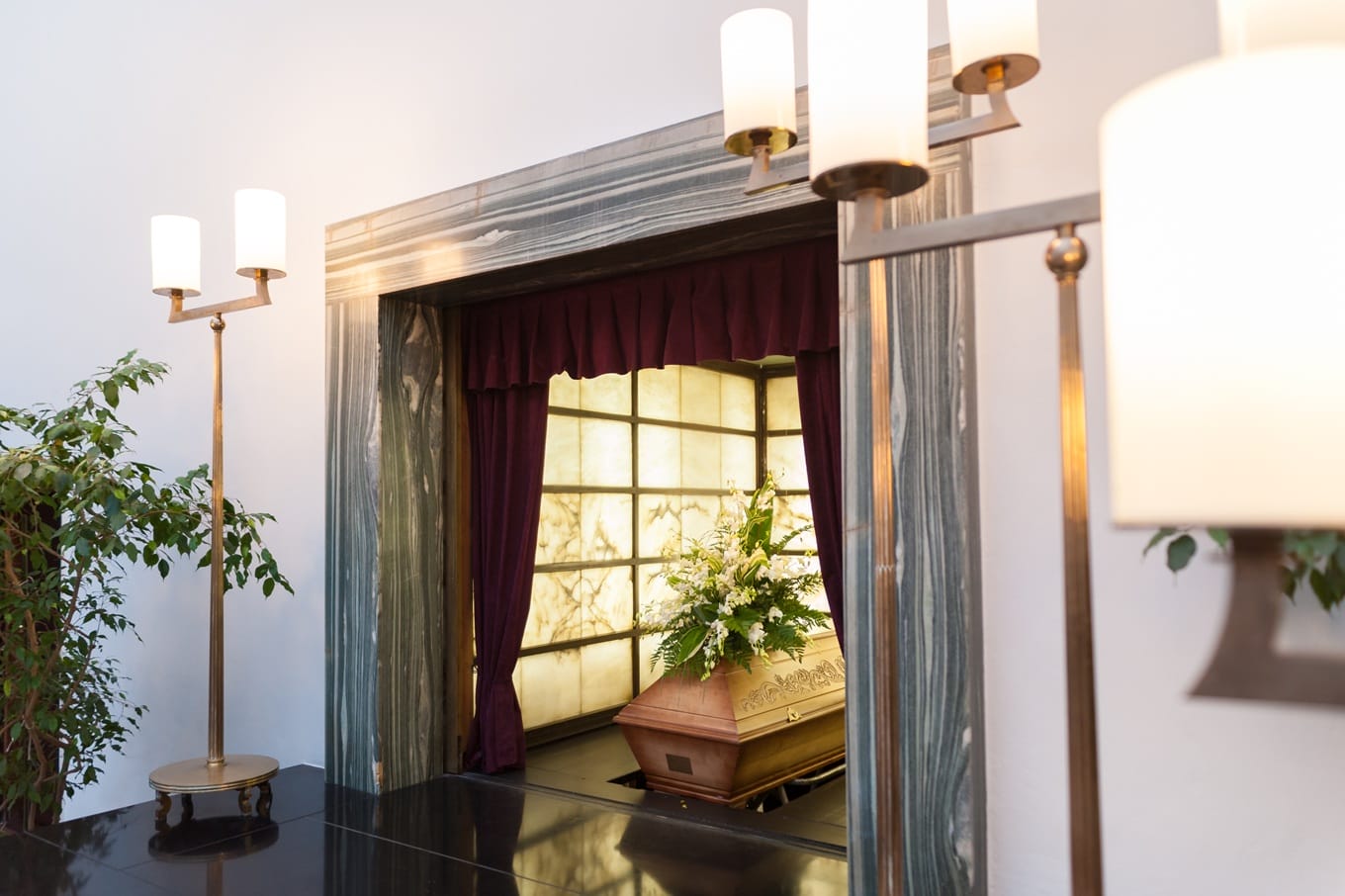 Branża pogrzebowa od kulis – jak naprawdę wygląda praca z ostatnim pożegnaniem?